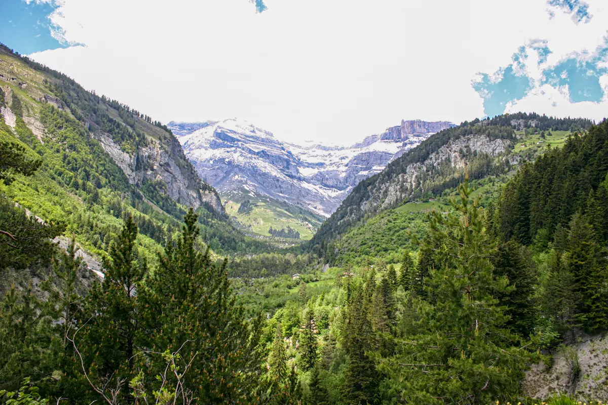 U-vormige gletsjerdal bij Derborence