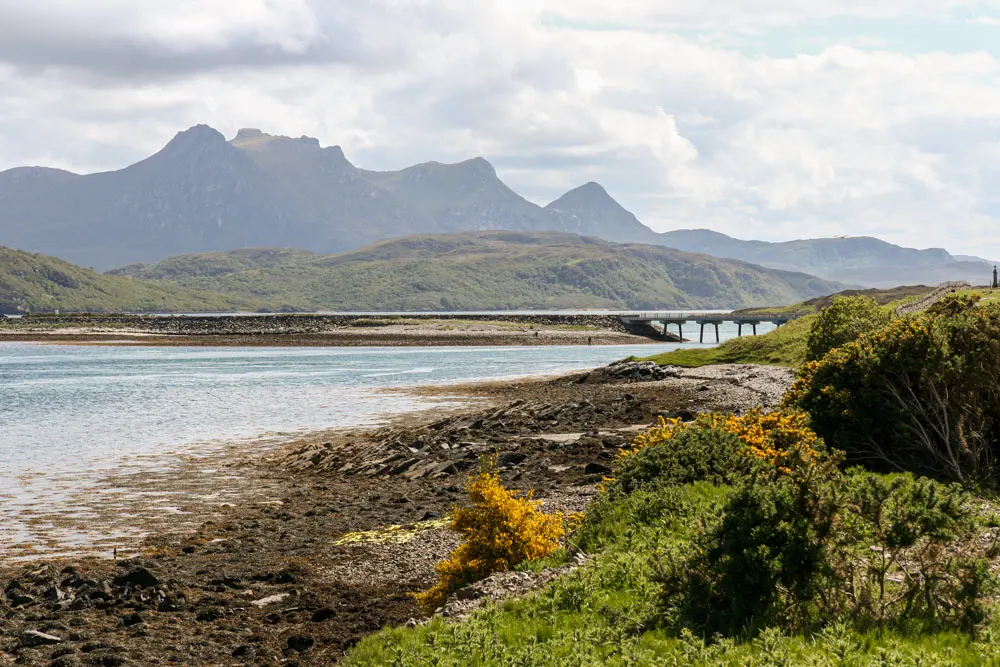 Kyle of Tongue met de highlands op de achtergrond