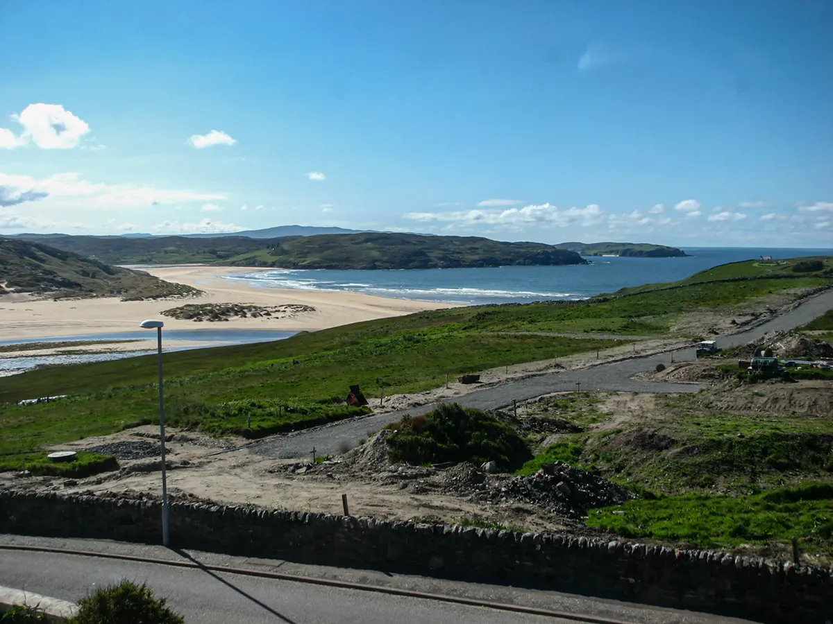 Kyle of Tongue met de highlands op de achtergrond