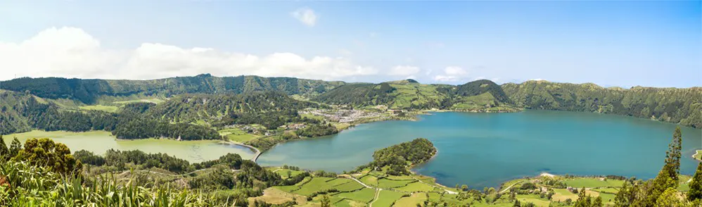 Lagoa Azul en Lagoa Verde (links)
