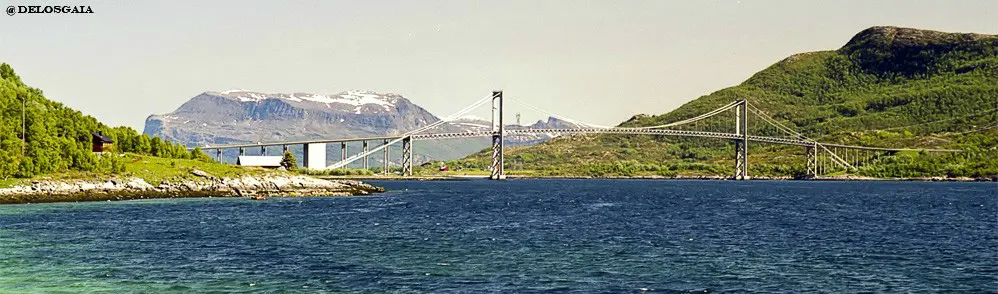 Tuibrug tussen de eilanden Hinnoya an Skanland